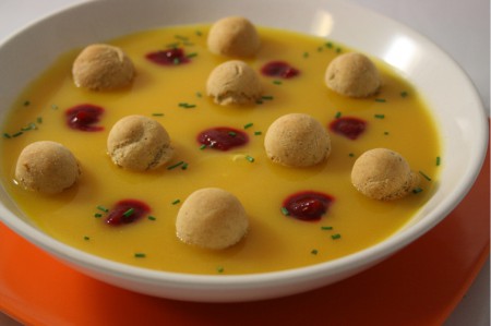 crema di zucca e sgonfiotti alla salvia